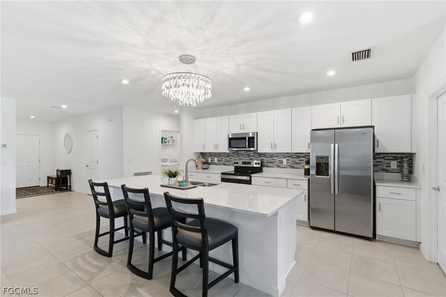 2714 SW 3rd LN, Cape Coral, FL 33991