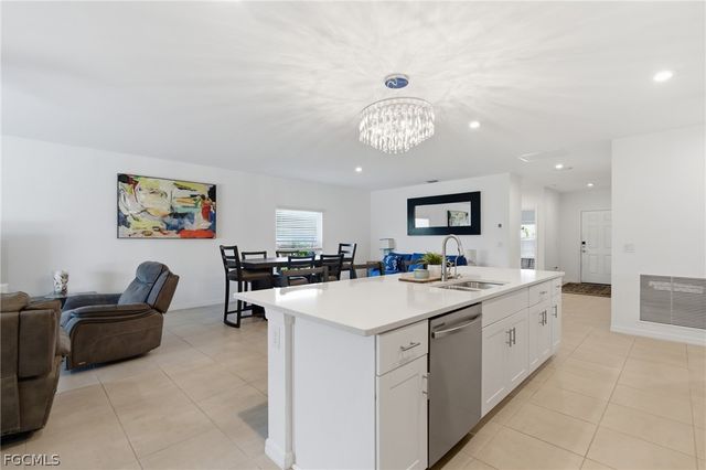 2714 SW 3rd LN, Cape Coral, FL 33991