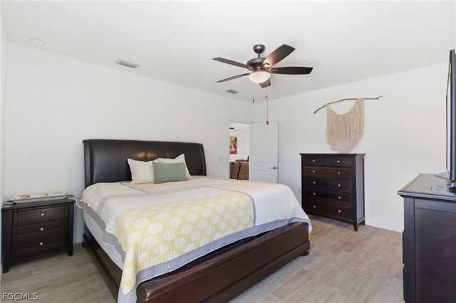 2714 SW 3rd LN, Cape Coral, FL 33991