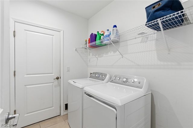 2714 SW 3rd LN, Cape Coral, FL 33991