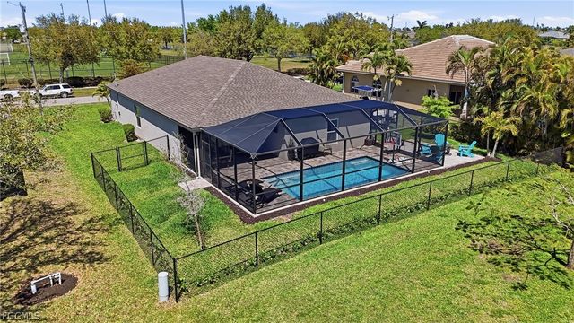 2714 SW 3rd LN, Cape Coral, FL 33991