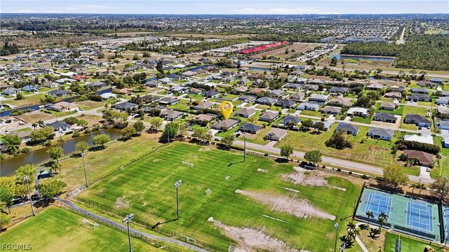 2714 SW 3rd LN, Cape Coral, FL 33991