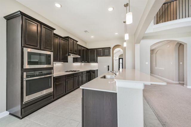 13915 Foyt Drive, Mont Belvieu, TX 77523