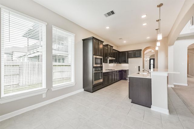 13915 Foyt Drive, Mont Belvieu, TX 77523