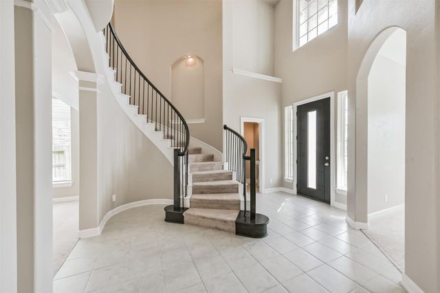 13915 Foyt Drive, Mont Belvieu, TX 77523