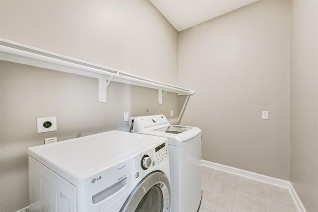 13915 Foyt Drive, Mont Belvieu, TX 77523