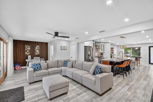 8416 Pine Tree Lane, West Palm Beach, FL 33406