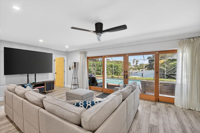 8416 Pine Tree Lane, West Palm Beach, FL 33406