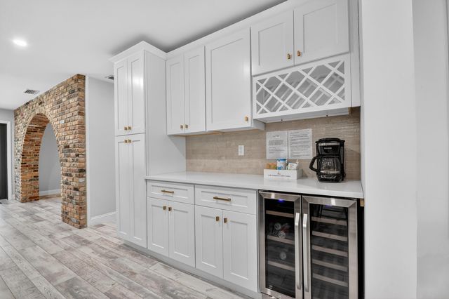 8416 Pine Tree Lane, West Palm Beach, FL 33406