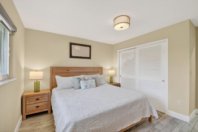 8416 Pine Tree Lane, West Palm Beach, FL 33406