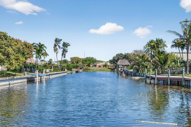 8416 Pine Tree Lane, West Palm Beach, FL 33406