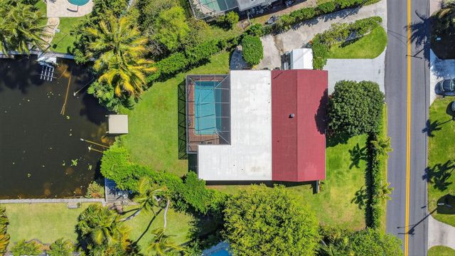 8416 Pine Tree Lane, West Palm Beach, FL 33406