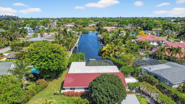 8416 Pine Tree Lane, West Palm Beach, FL 33406