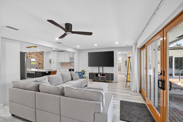 8416 Pine Tree Lane, West Palm Beach, FL 33406