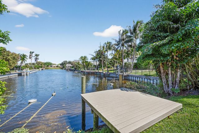 8416 Pine Tree Lane, West Palm Beach, FL 33406