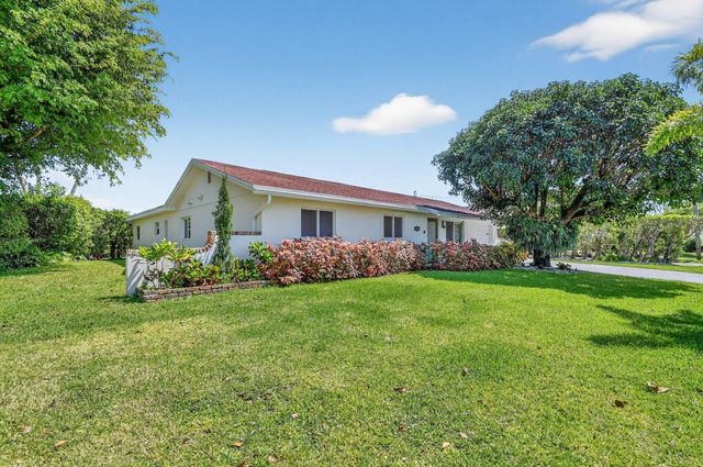 8416 Pine Tree Lane, West Palm Beach, FL 33406