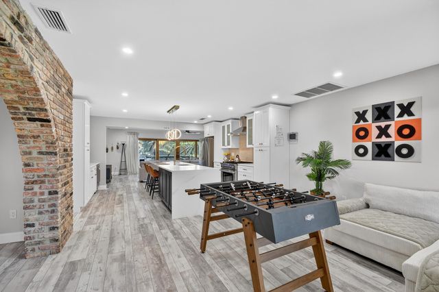 8416 Pine Tree Lane, West Palm Beach, FL 33406