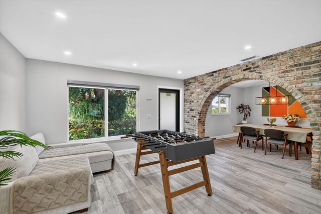 8416 Pine Tree Lane, West Palm Beach, FL 33406