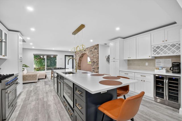 8416 Pine Tree Lane, West Palm Beach, FL 33406