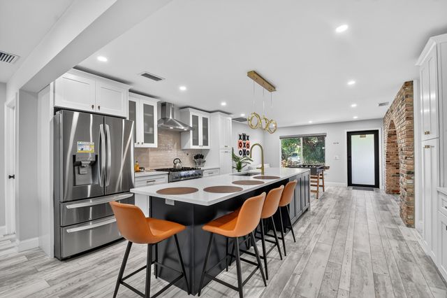 8416 Pine Tree Lane, West Palm Beach, FL 33406