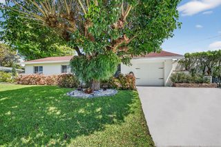 8416 Pine Tree Lane, West Palm Beach, FL 33406
