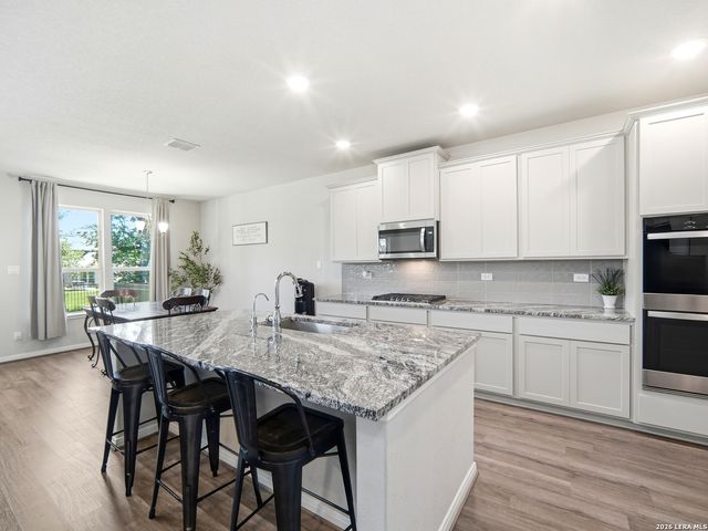 1639 Dunvegan Park, Bulverde, TX 78163