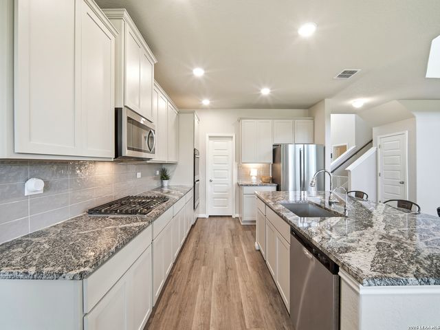 1639 Dunvegan Park, Bulverde, TX 78163