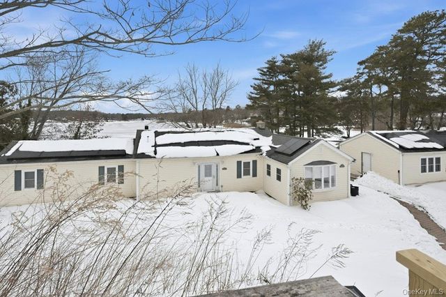 63 Lakeside Trail, Ridge, NY 11961