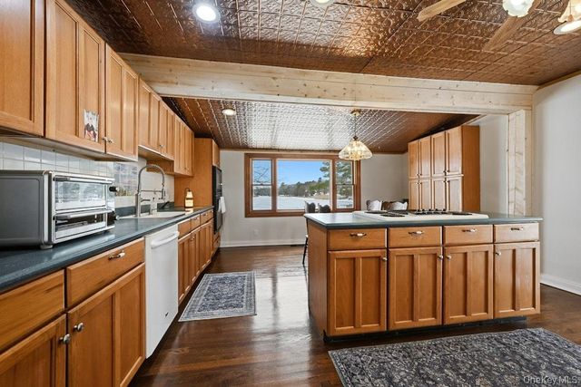 63 Lakeside Trail, Ridge, NY 11961