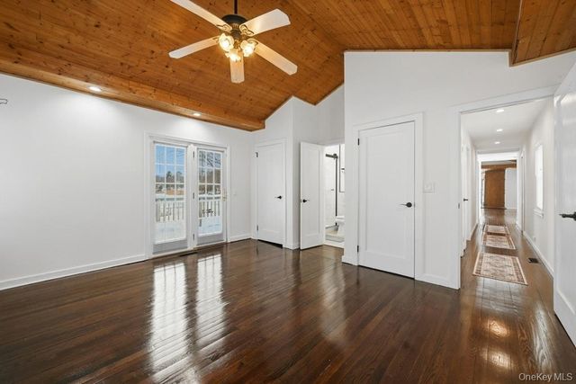 63 Lakeside Trail, Ridge, NY 11961