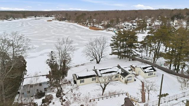 63 Lakeside Trail, Ridge, NY 11961