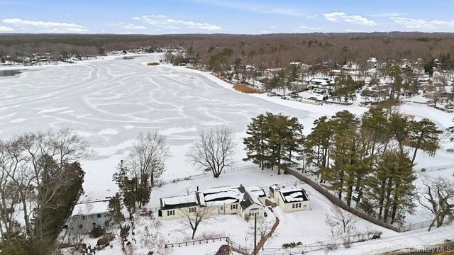 63 Lakeside Trail, Ridge, NY 11961