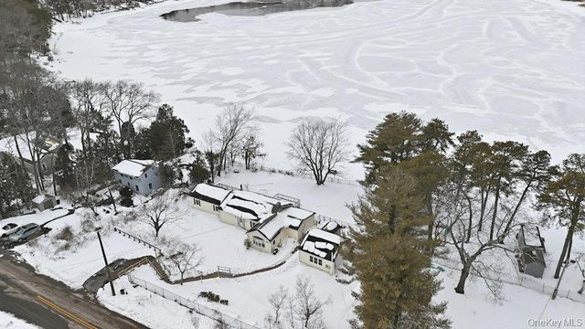 63 Lakeside Trail, Ridge, NY 11961