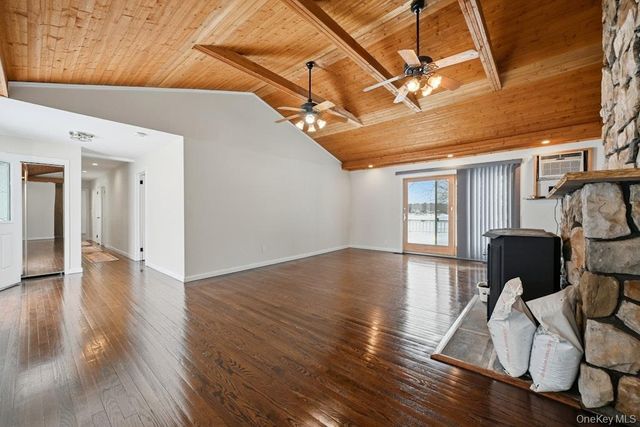 63 Lakeside Trail, Ridge, NY 11961