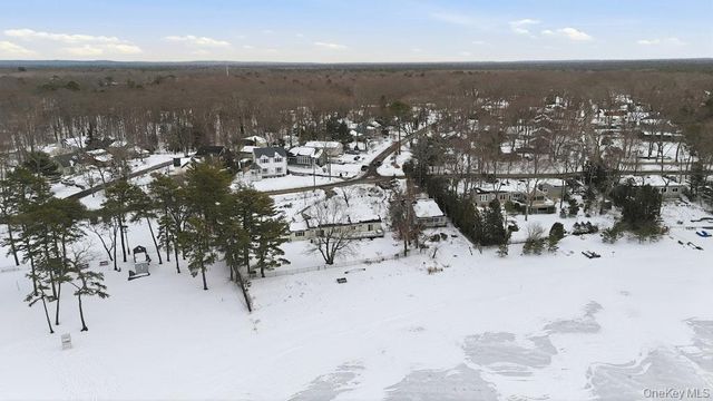 63 Lakeside Trail, Ridge, NY 11961