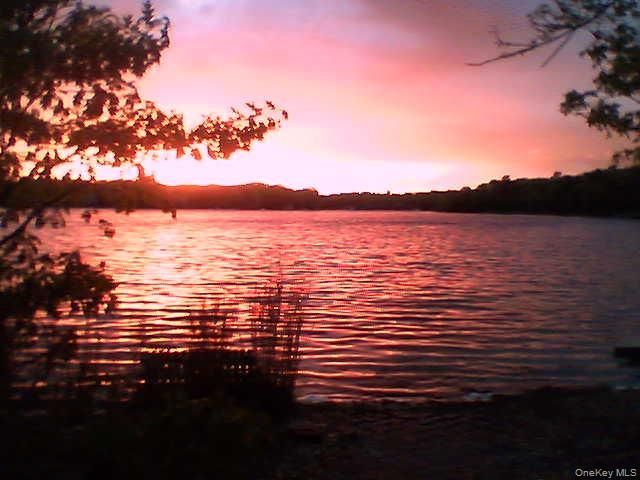 63 Lakeside Trail, Ridge, NY 11961