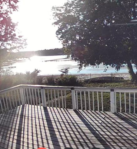 63 Lakeside Trail, Ridge, NY 11961