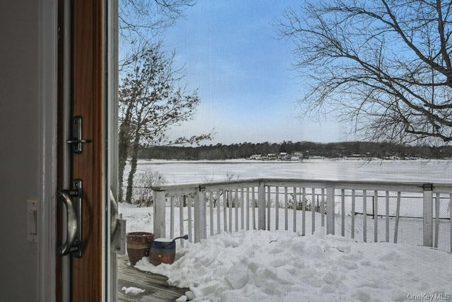 63 Lakeside Trail, Ridge, NY 11961