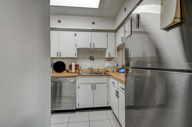 1836 BOUGH AVENUE C, Clearwater, FL 33760