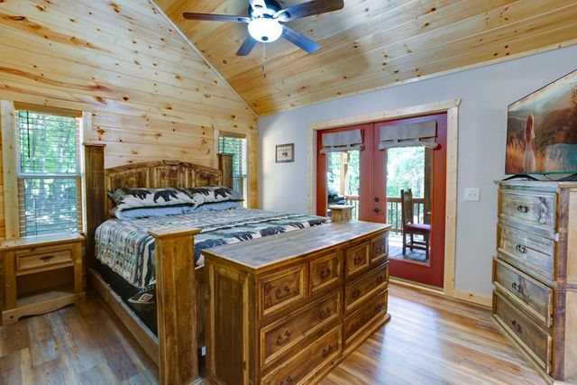 570 Hawthorne Lane, Murphy, NC 28906