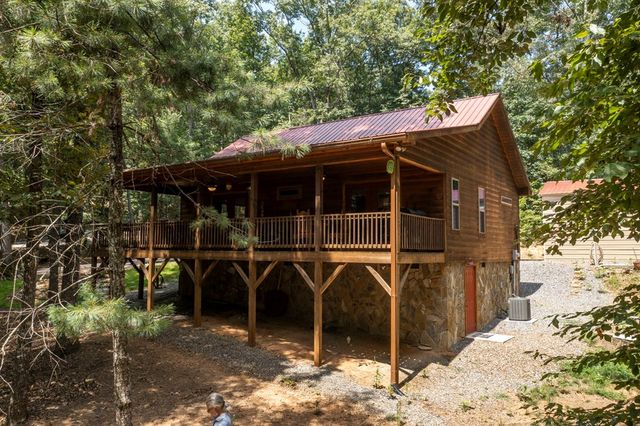 570 Hawthorne Lane, Murphy, NC 28906