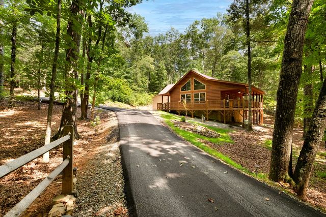 570 Hawthorne Lane, Murphy, NC 28906