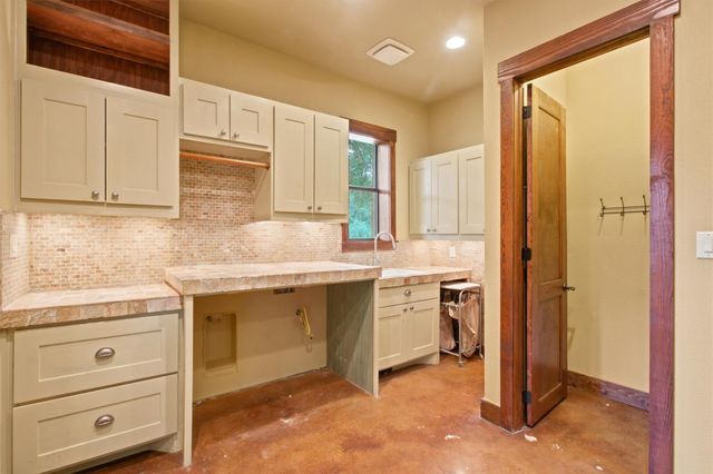 3121 Summit Ridge DR, San Marcos, TX 78666