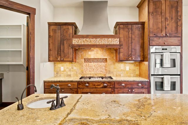 3121 Summit Ridge DR, San Marcos, TX 78666