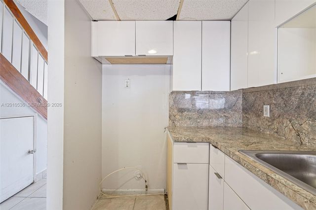 2331 W 66th Pl 201, Hialeah, FL 33016