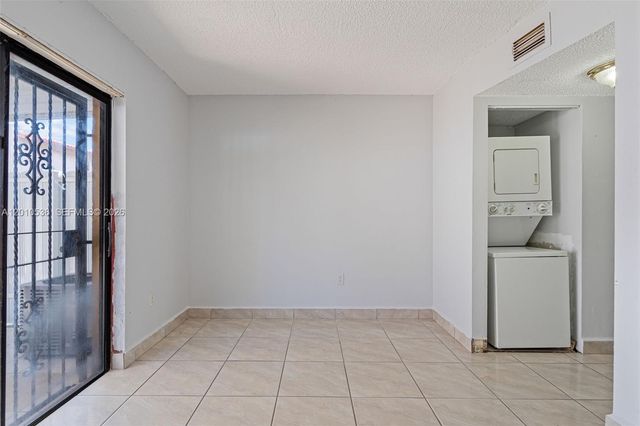 2331 W 66th Pl 201, Hialeah, FL 33016