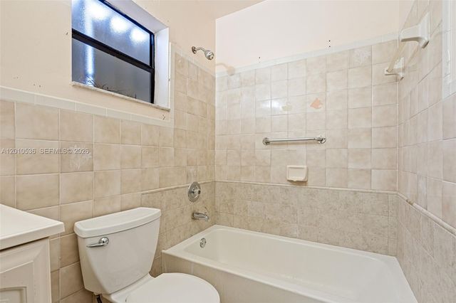 2331 W 66th Pl 201, Hialeah, FL 33016