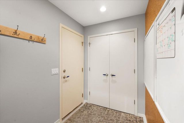 1484 Ravenoaks Trail, Oregon, WI 53575