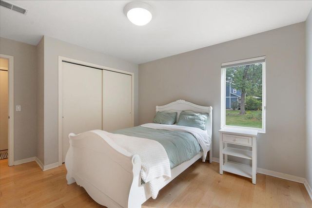 1484 Ravenoaks Trail, Oregon, WI 53575