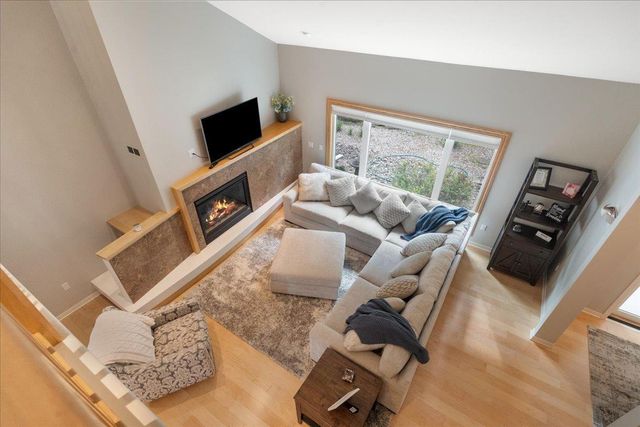 1484 Ravenoaks Trail, Oregon, WI 53575